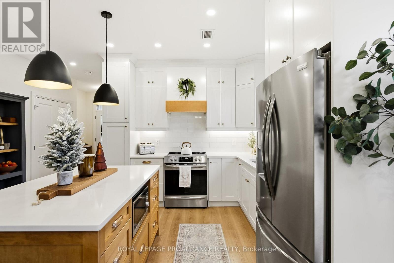 5 Hillcrest Drive, Quinte West, Ontario K8V 5P4 - Photo 10 - X12579758