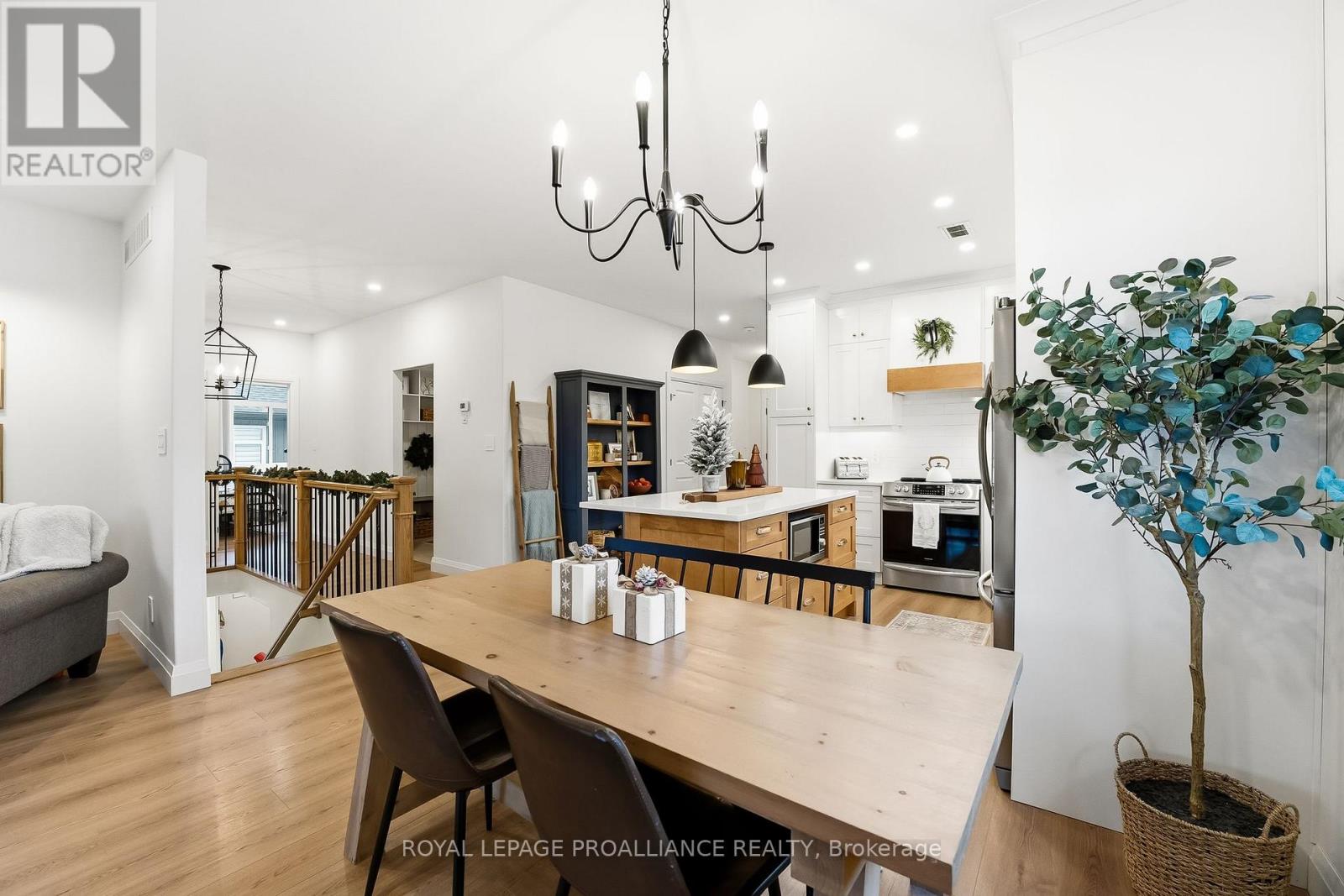 5 Hillcrest Drive, Quinte West, Ontario K8V 5P4 - Photo 15 - X12579758