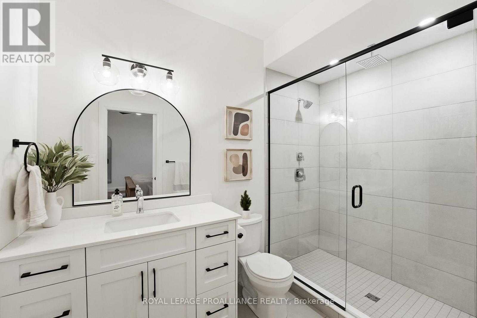 5 Hillcrest Drive, Quinte West, Ontario K8V 5P4 - Photo 22 - X12579758