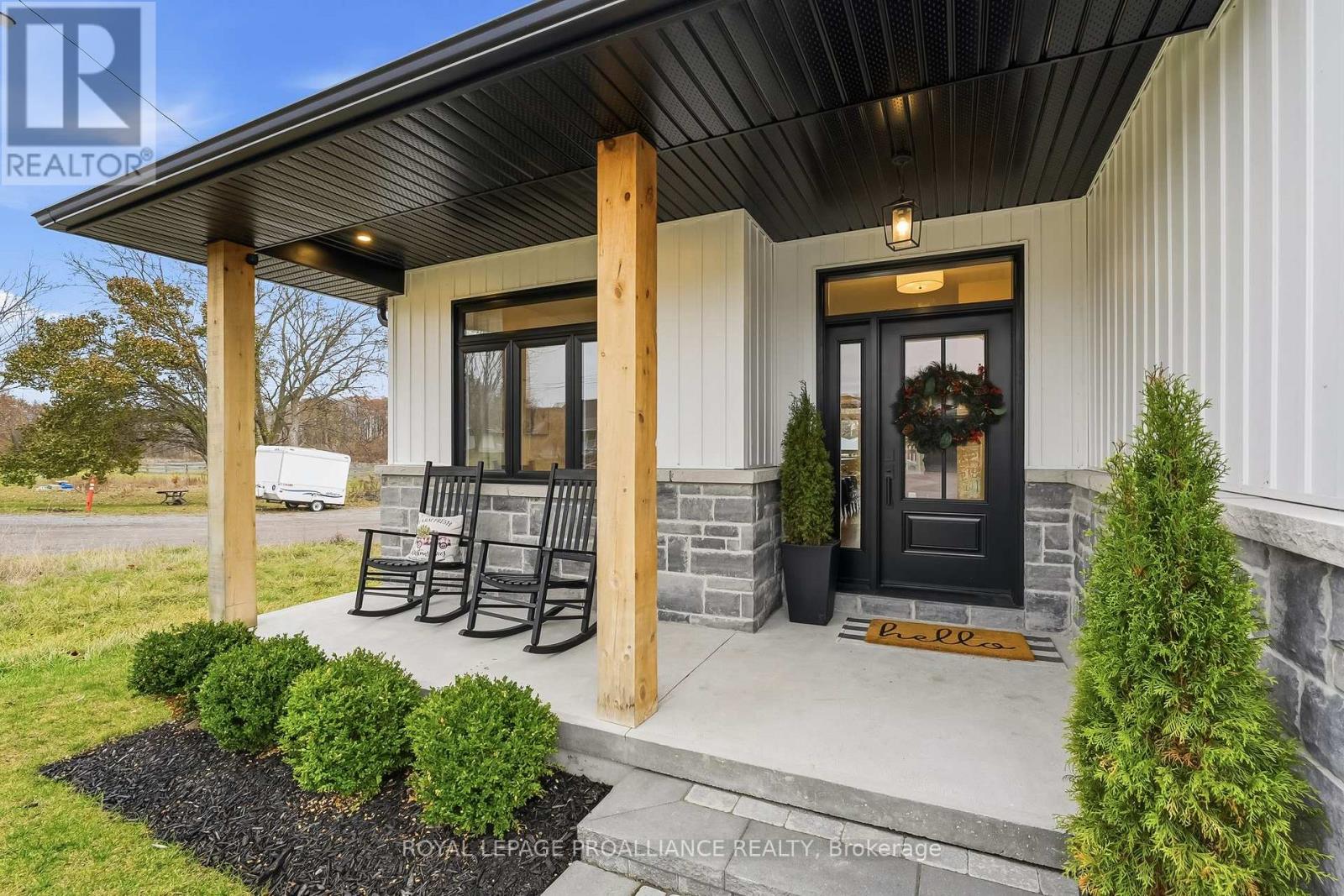 5 Hillcrest Drive, Quinte West, Ontario K8V 5P4 - Photo 3 - X12579758