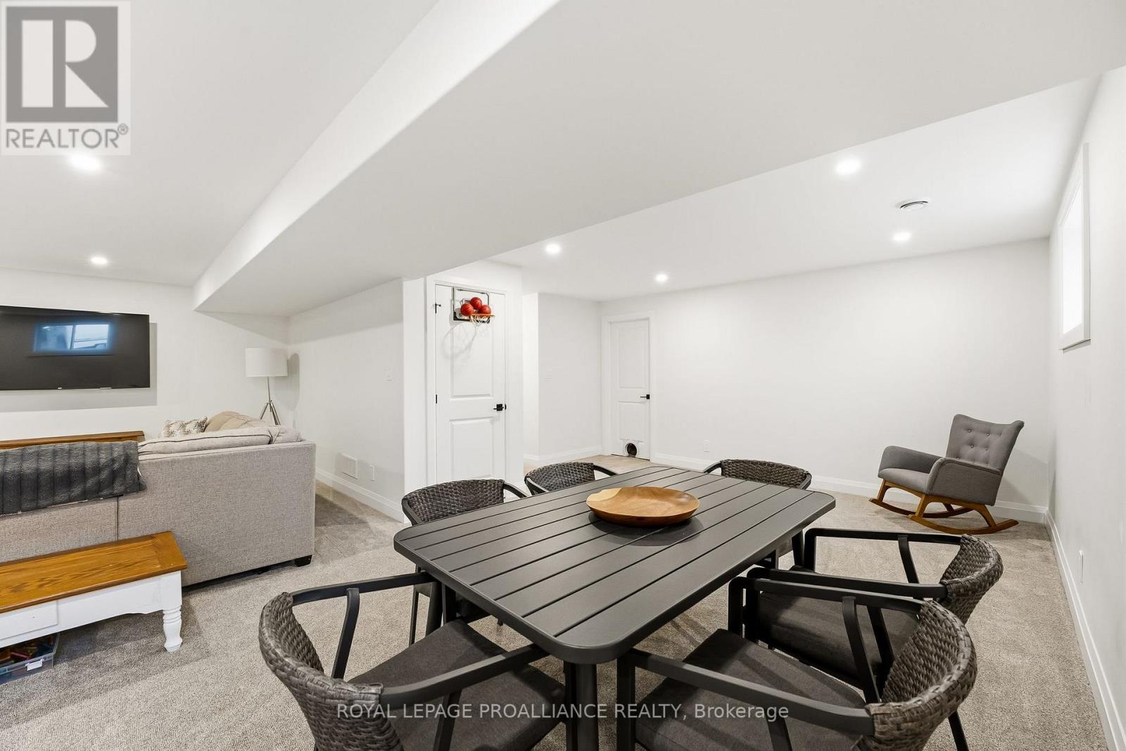 5 Hillcrest Drive, Quinte West, Ontario K8V 5P4 - Photo 33 - X12579758