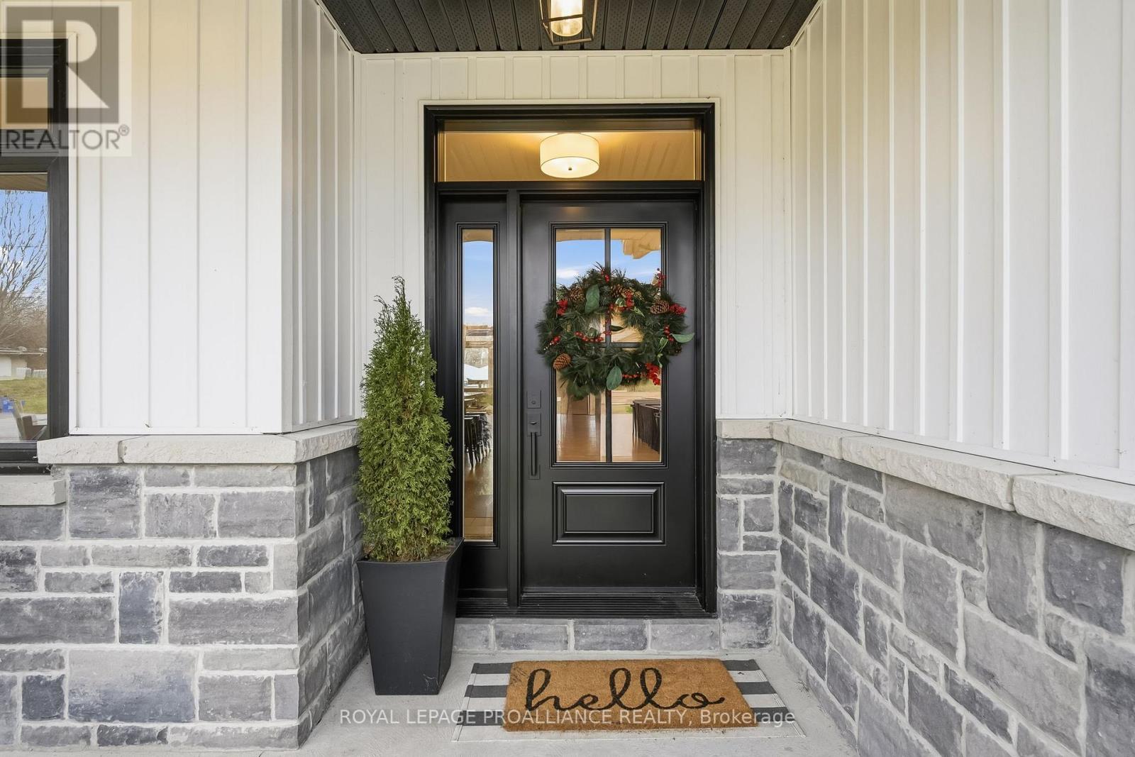 5 Hillcrest Drive, Quinte West, Ontario K8V 5P4 - Photo 4 - X12579758