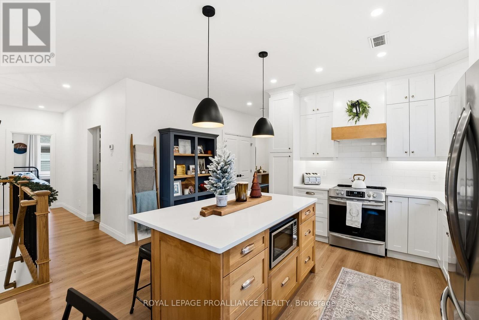 5 Hillcrest Drive, Quinte West, Ontario K8V 5P4 - Photo 8 - X12579758