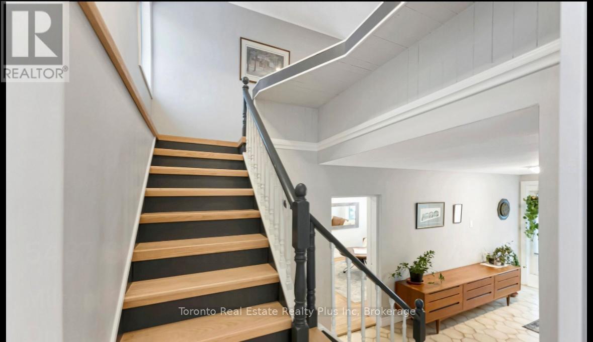 5467 Sixth Line, Milton, Ontario  L9E 0X2 - Photo 11 - W12579596