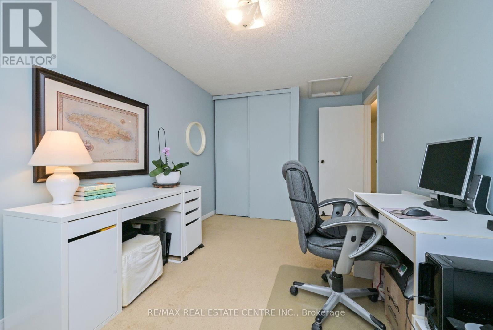 4239 Sawmill Valley Drive, Mississauga, Ontario  L5L 3K9 - Photo 22 - W12579614