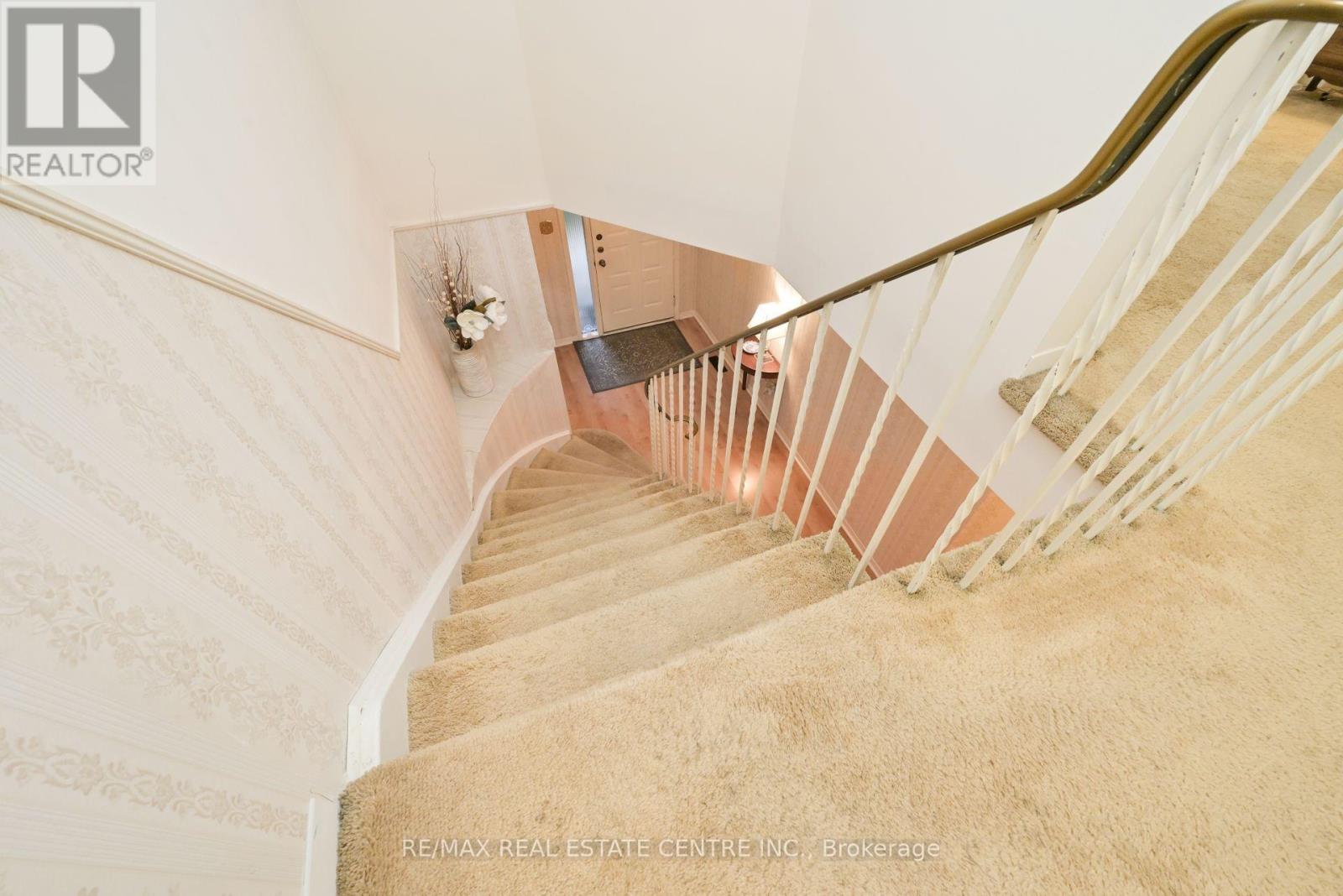 4239 Sawmill Valley Drive, Mississauga, Ontario  L5L 3K9 - Photo 26 - W12579614