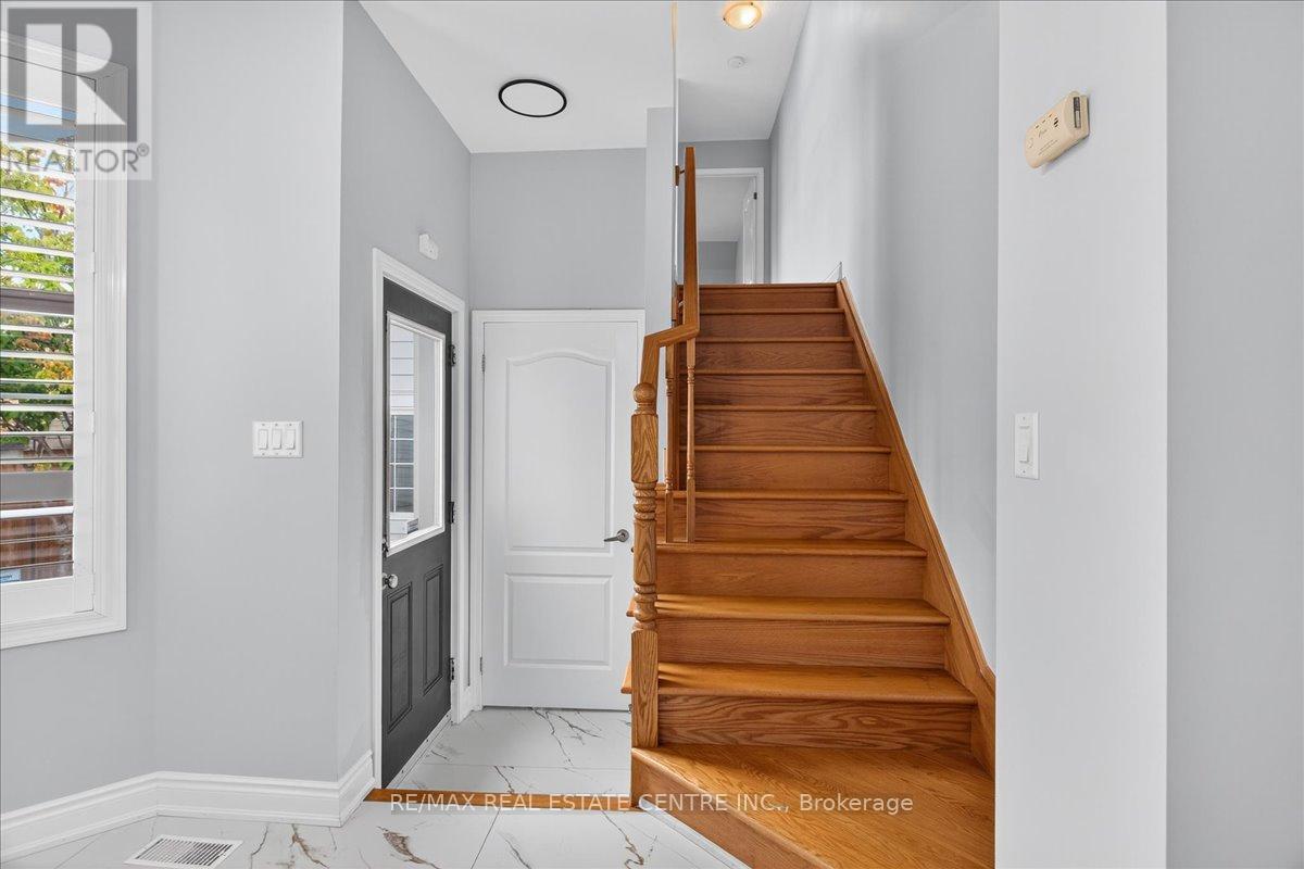 852 Bessy Trail, Milton, Ontario  L9T 0G8 - Photo 15 - W12579664