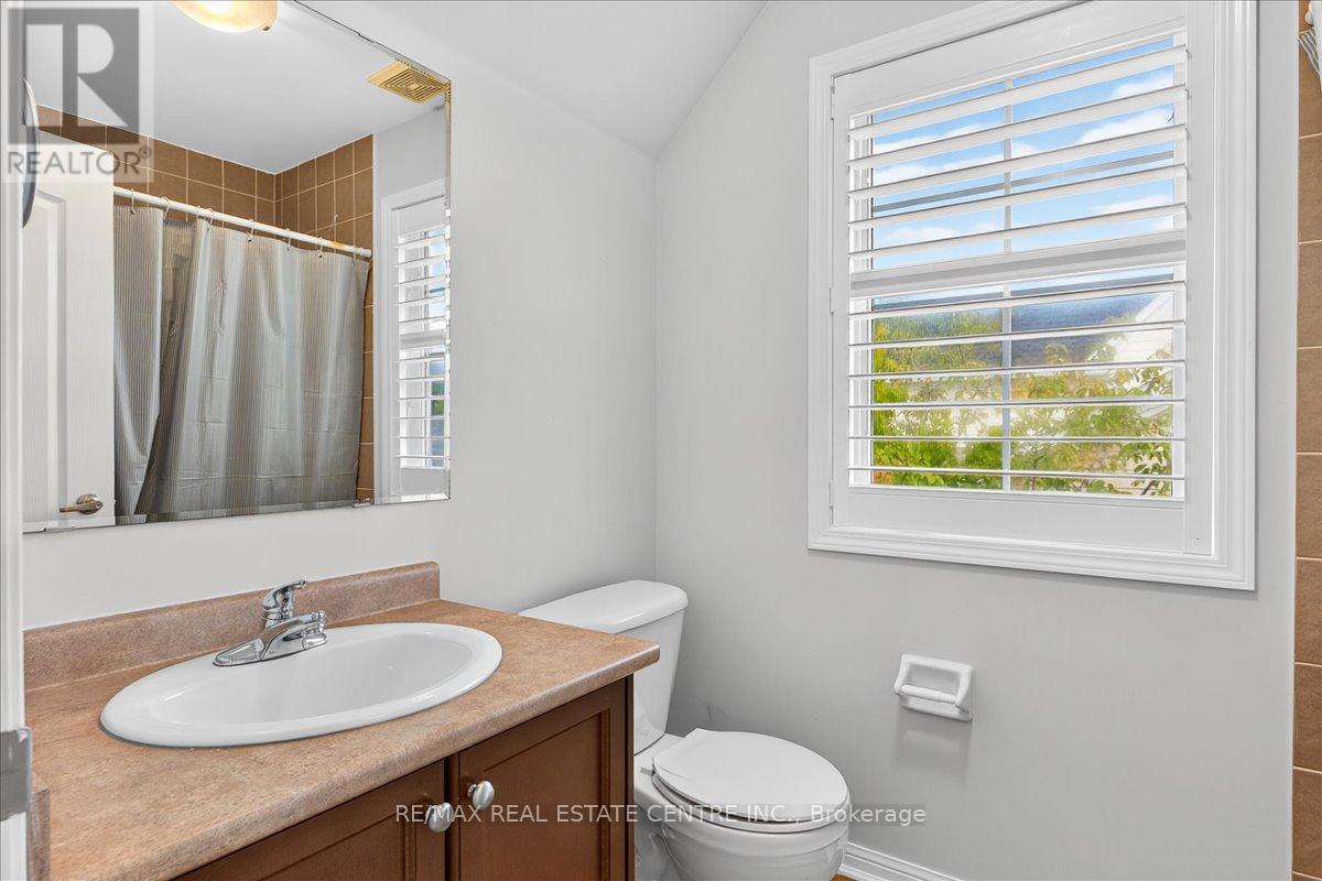 852 Bessy Trail, Milton, Ontario  L9T 0G8 - Photo 18 - W12579664