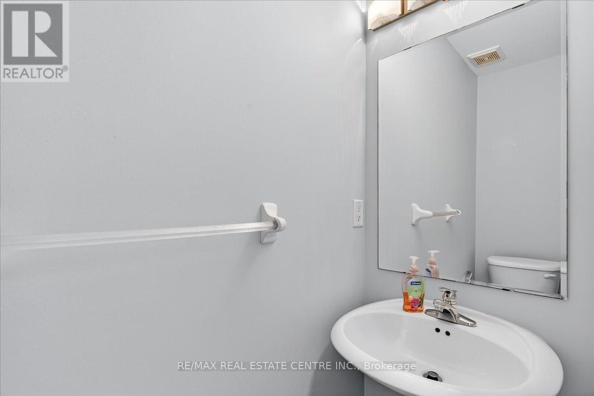 852 Bessy Trail, Milton, Ontario  L9T 0G8 - Photo 20 - W12579664