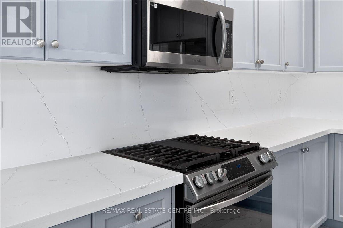 852 Bessy Trail, Milton, Ontario  L9T 0G8 - Photo 8 - W12579664