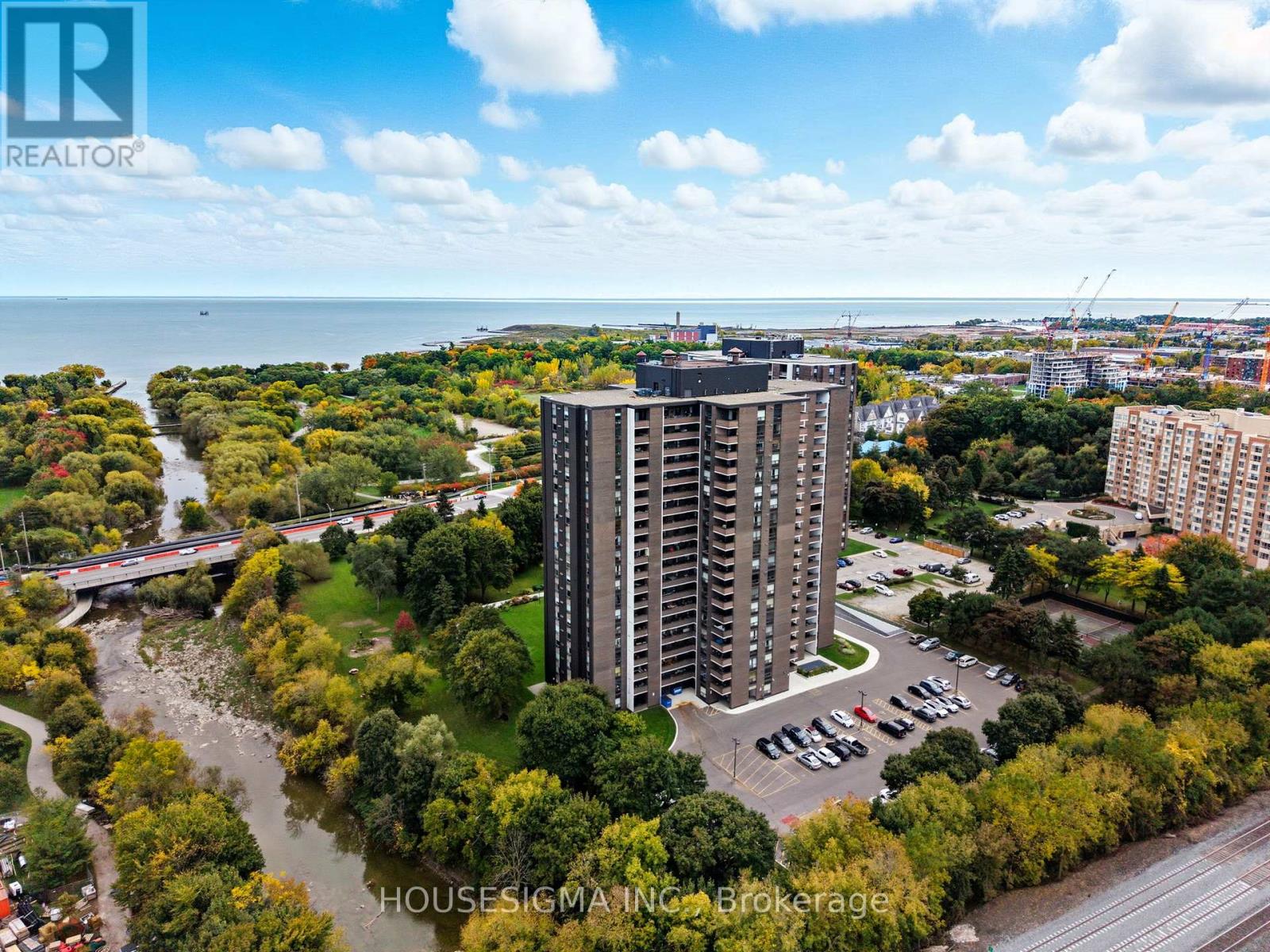 2006 - 1535 Lakeshore Road E, Mississauga, Ontario  L5E 3E2 - Photo 26 - W12579680