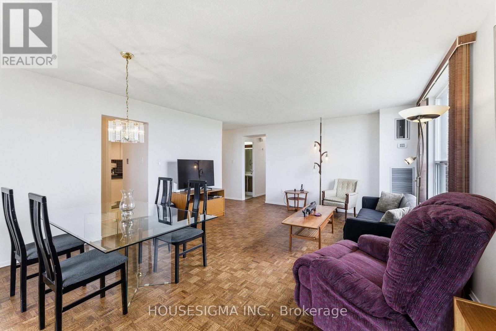 2006 - 1535 Lakeshore Road E, Mississauga, Ontario  L5E 3E2 - Photo 3 - W12579680