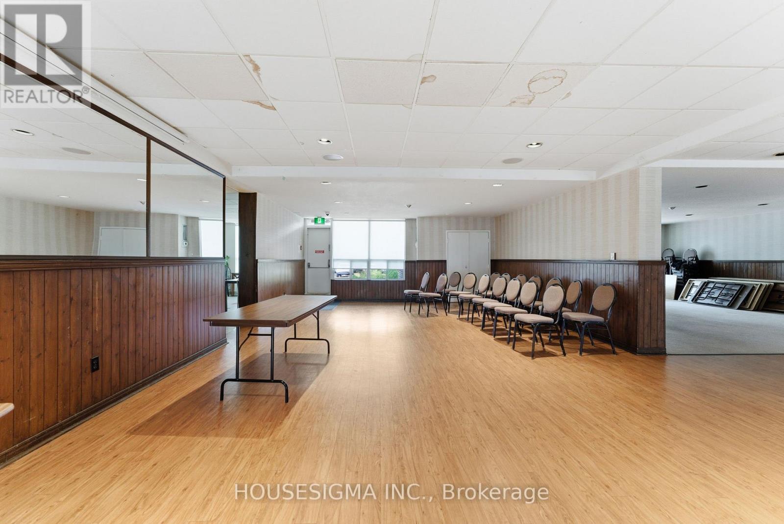 2006 - 1535 Lakeshore Road E, Mississauga, Ontario  L5E 3E2 - Photo 30 - W12579680