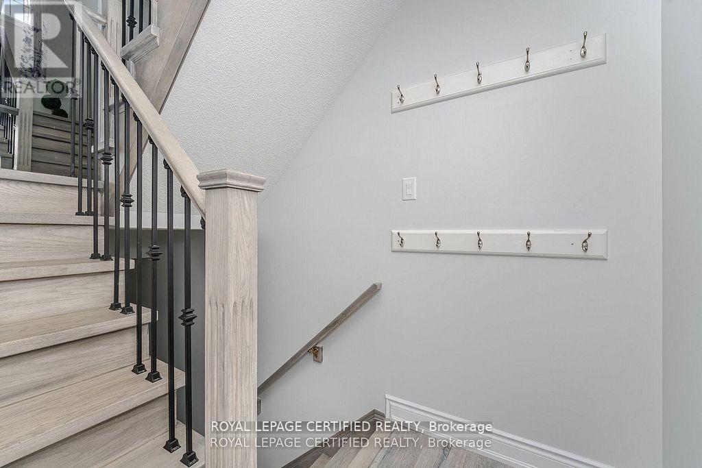 123 Dunlop Court, Brampton, Ontario  L6X 5A6 - Photo 20 - W12579710