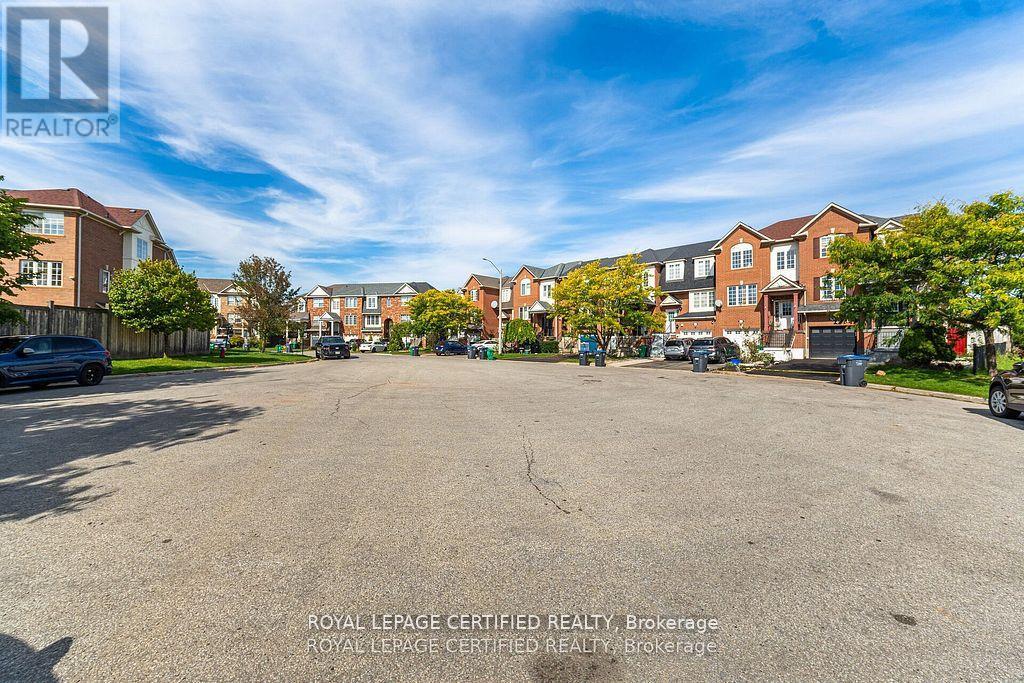 123 Dunlop Court, Brampton, Ontario  L6X 5A6 - Photo 38 - W12579710