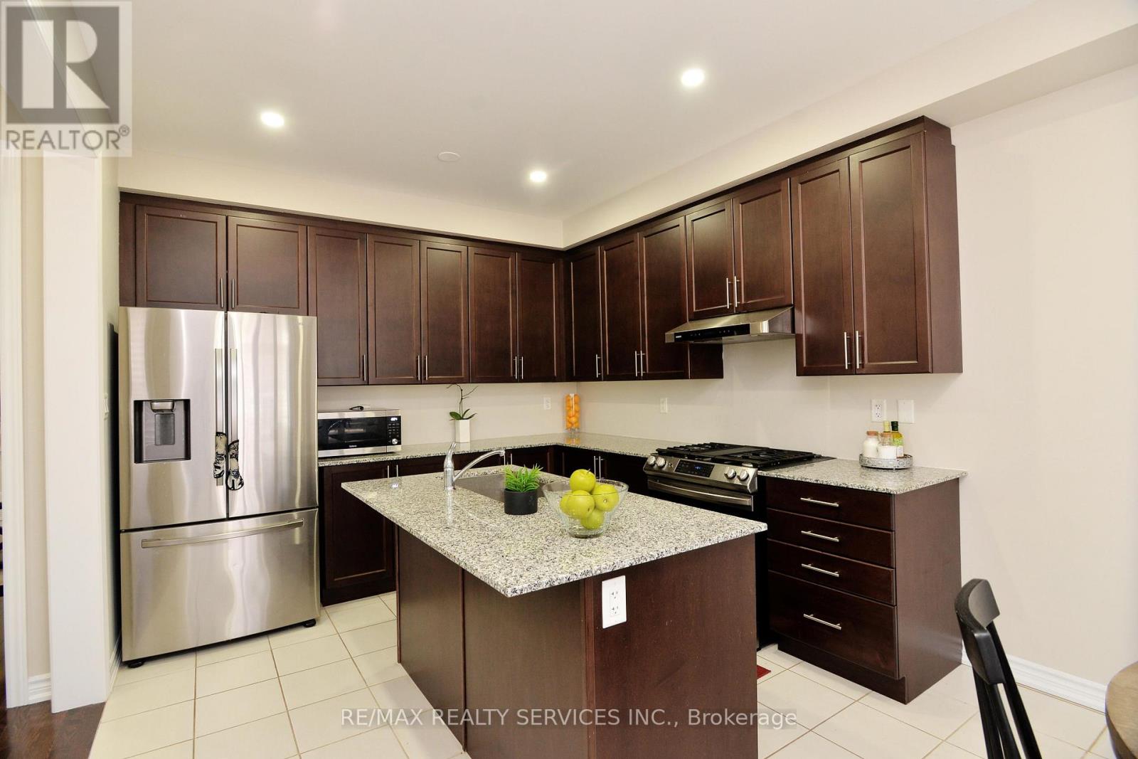 24 Bachelor Street, Brampton, Ontario L7A 5A9 - Photo 15 - W12579726