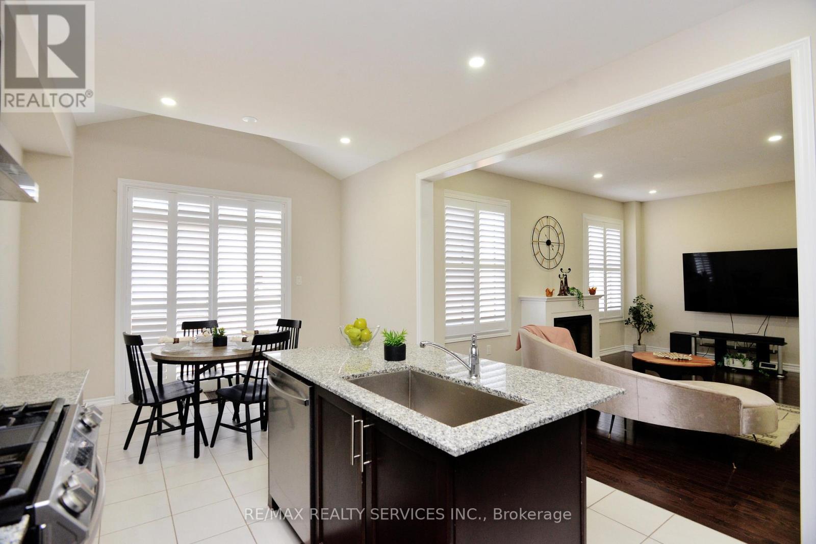 24 Bachelor Street, Brampton, Ontario L7A 5A9 - Photo 16 - W12579726