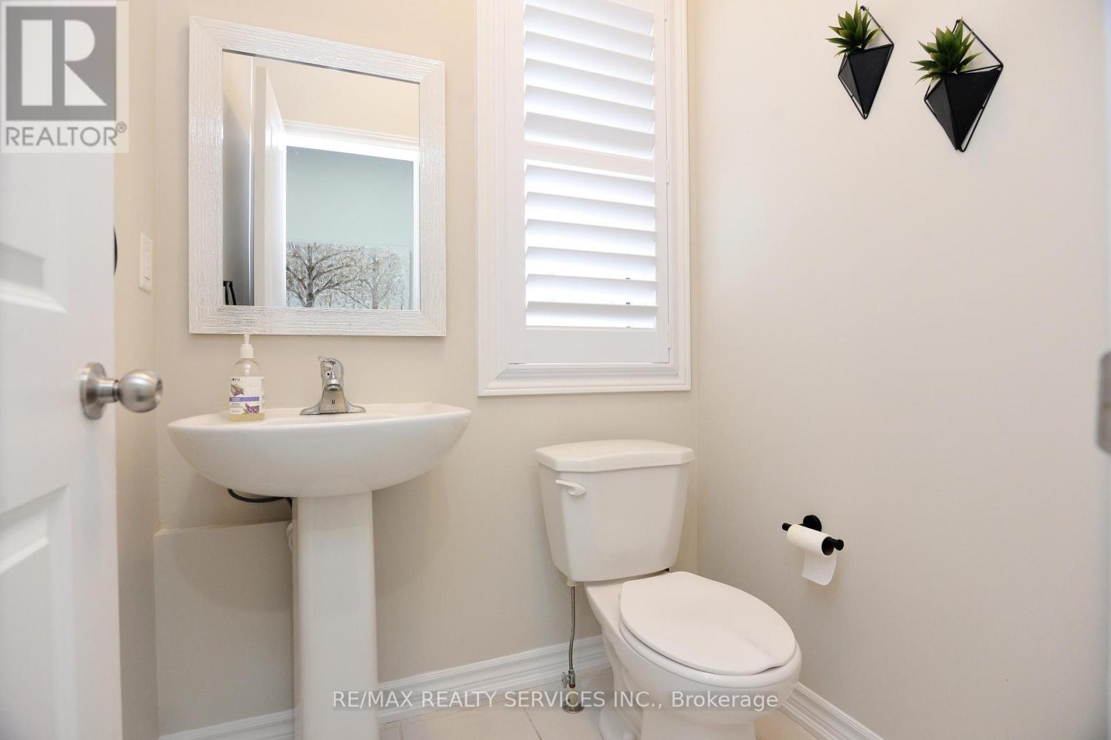 24 Bachelor Street, Brampton, Ontario L7A 5A9 - Photo 20 - W12579726