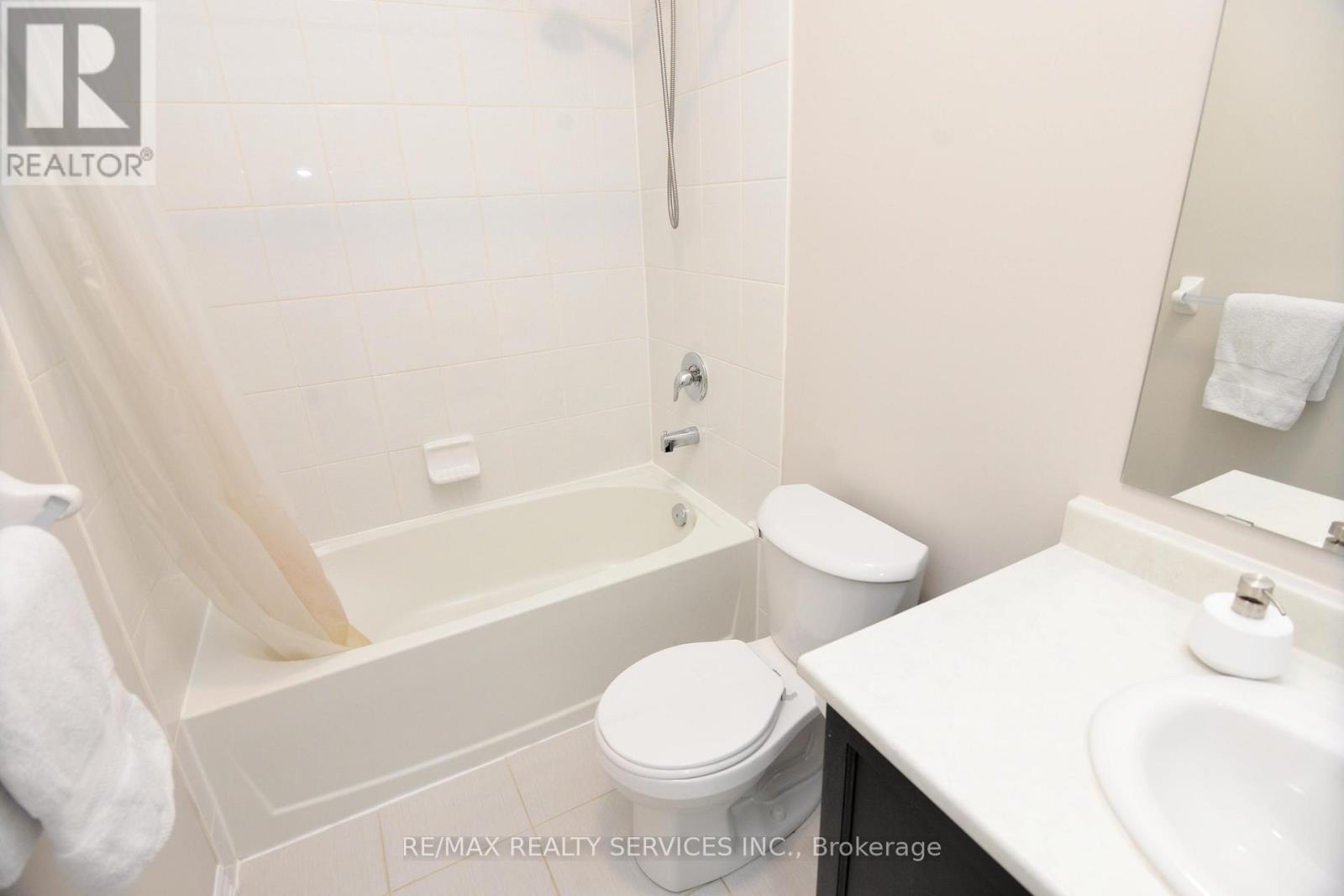 24 Bachelor Street, Brampton, Ontario L7A 5A9 - Photo 33 - W12579726