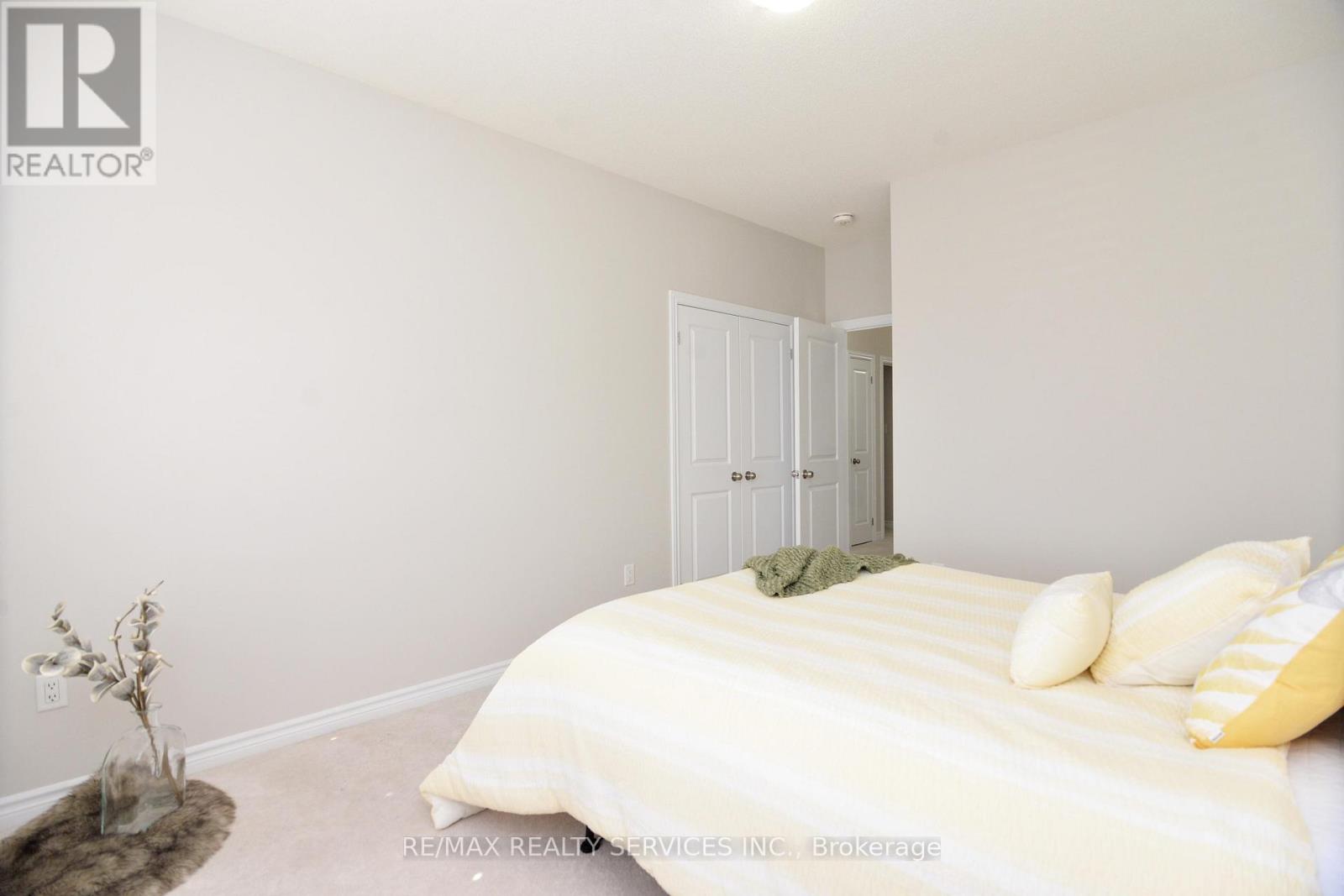 24 Bachelor Street, Brampton, Ontario L7A 5A9 - Photo 36 - W12579726