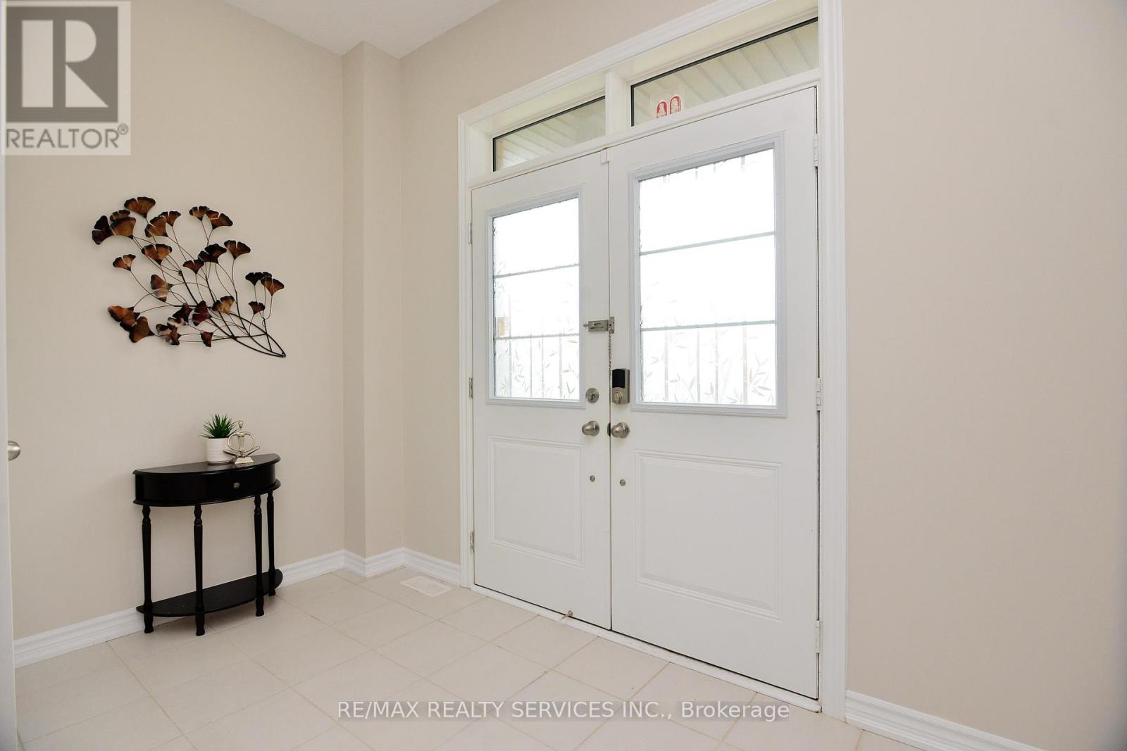 24 Bachelor Street, Brampton, Ontario L7A 5A9 - Photo 4 - W12579726