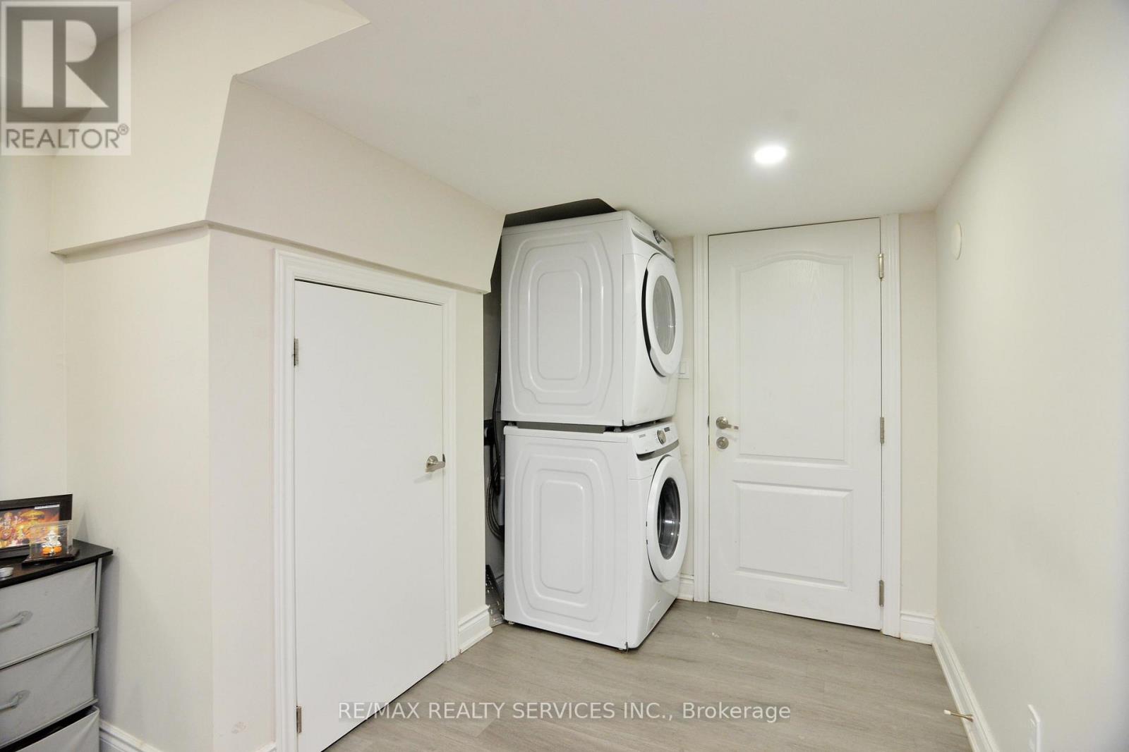 24 Bachelor Street, Brampton, Ontario L7A 5A9 - Photo 47 - W12579726