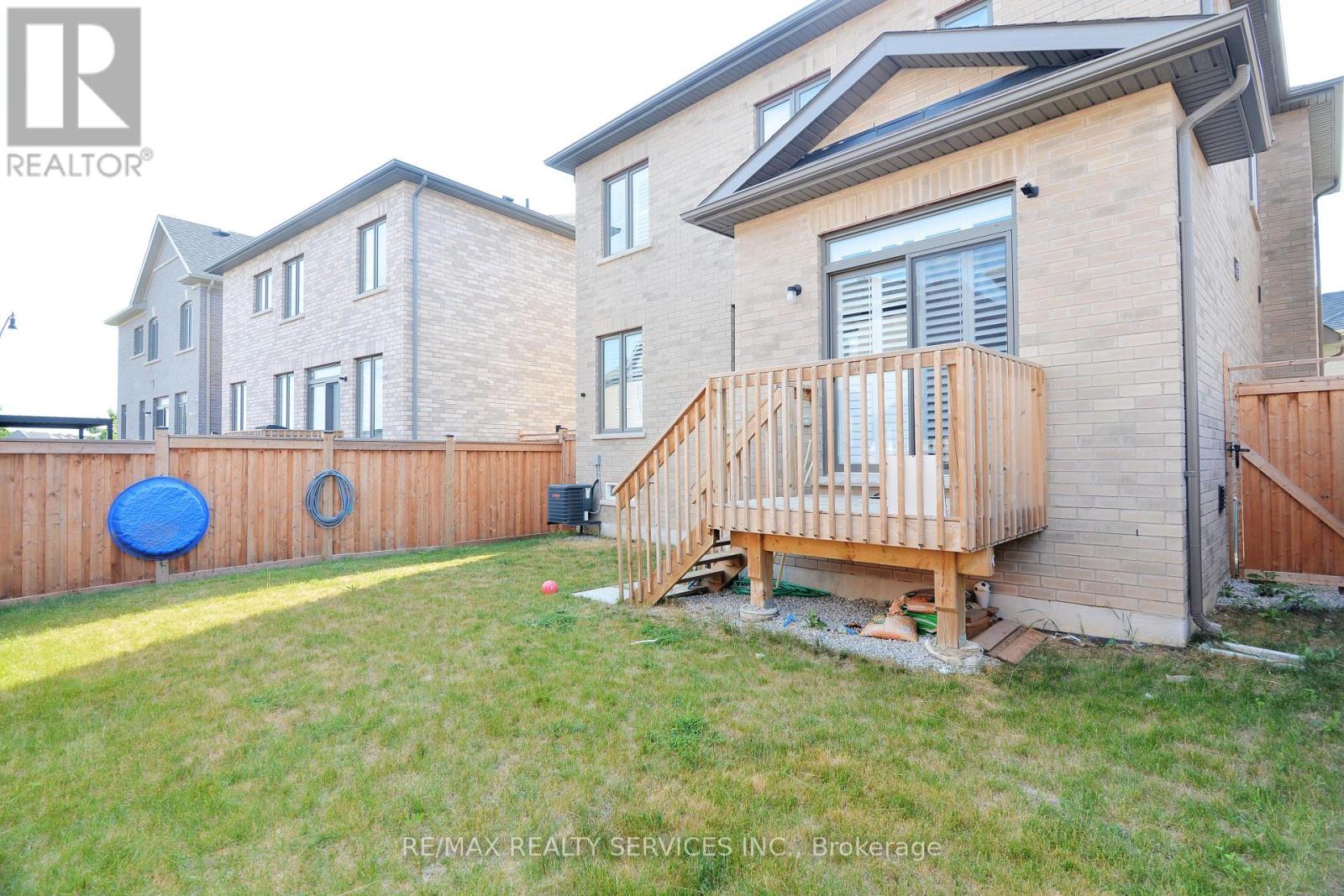 24 Bachelor Street, Brampton, Ontario L7A 5A9 - Photo 50 - W12579726