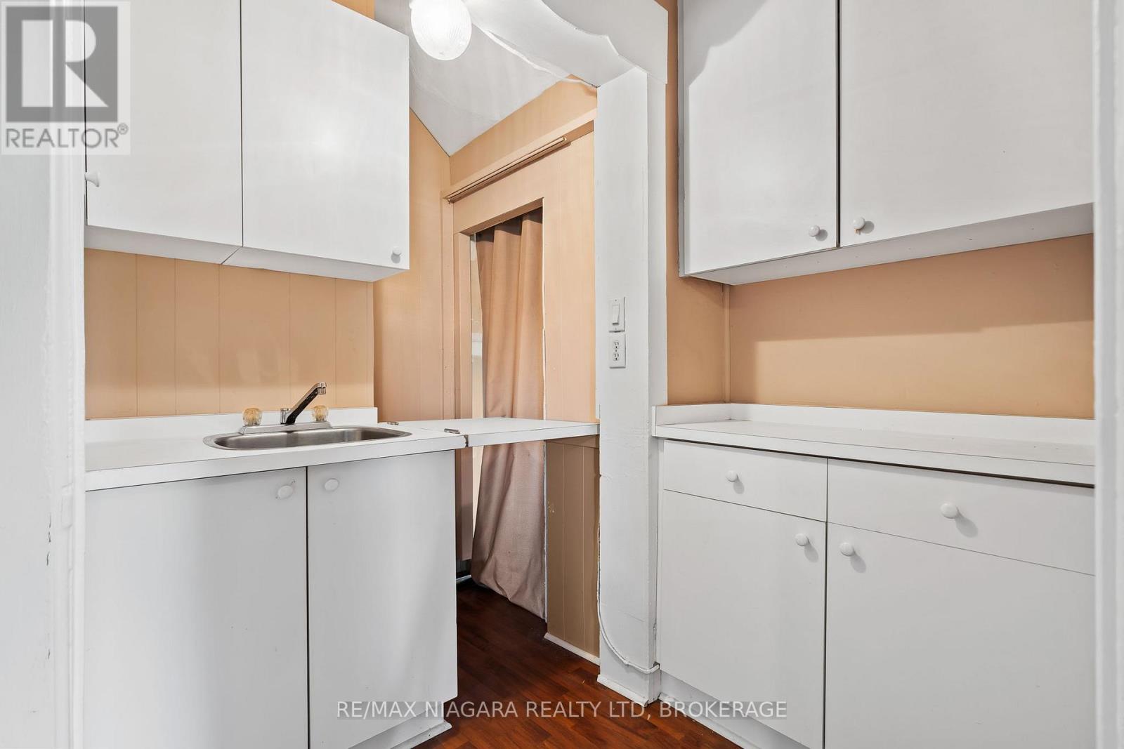 5368 Menzie Street, Niagara Falls (Downtown), Ontario  L2E 2V8 - Photo 29 - X12579776