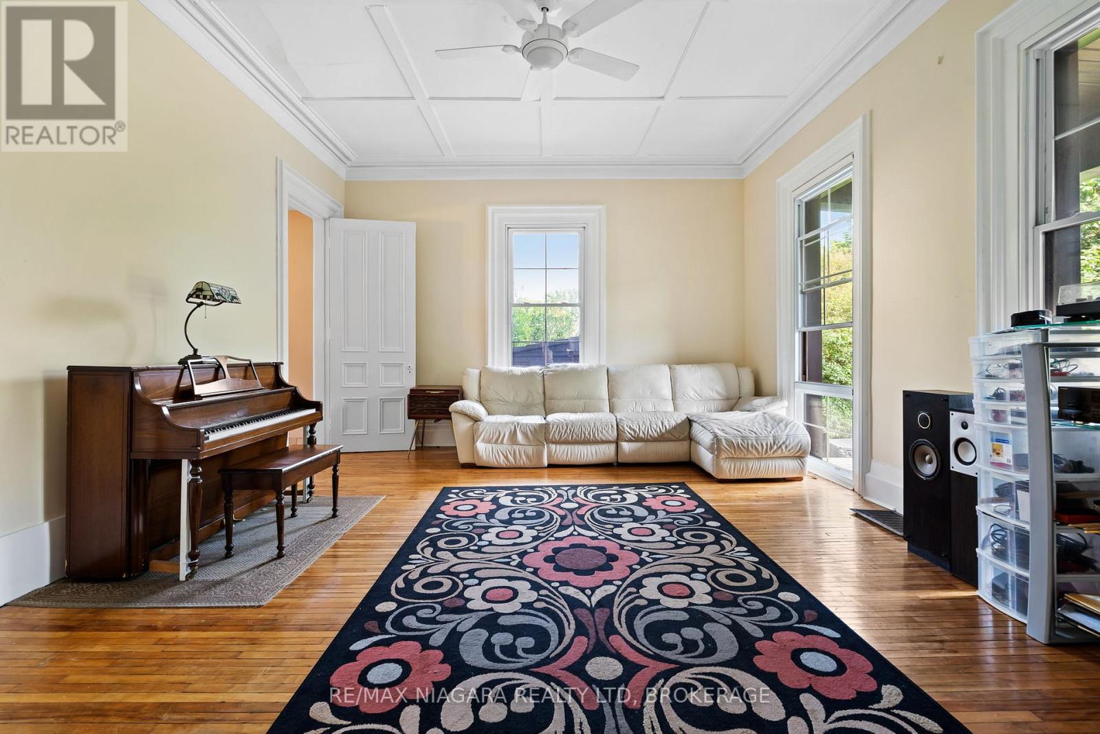 5368 Menzie Street, Niagara Falls (Downtown), Ontario  L2E 2V8 - Photo 38 - X12579776