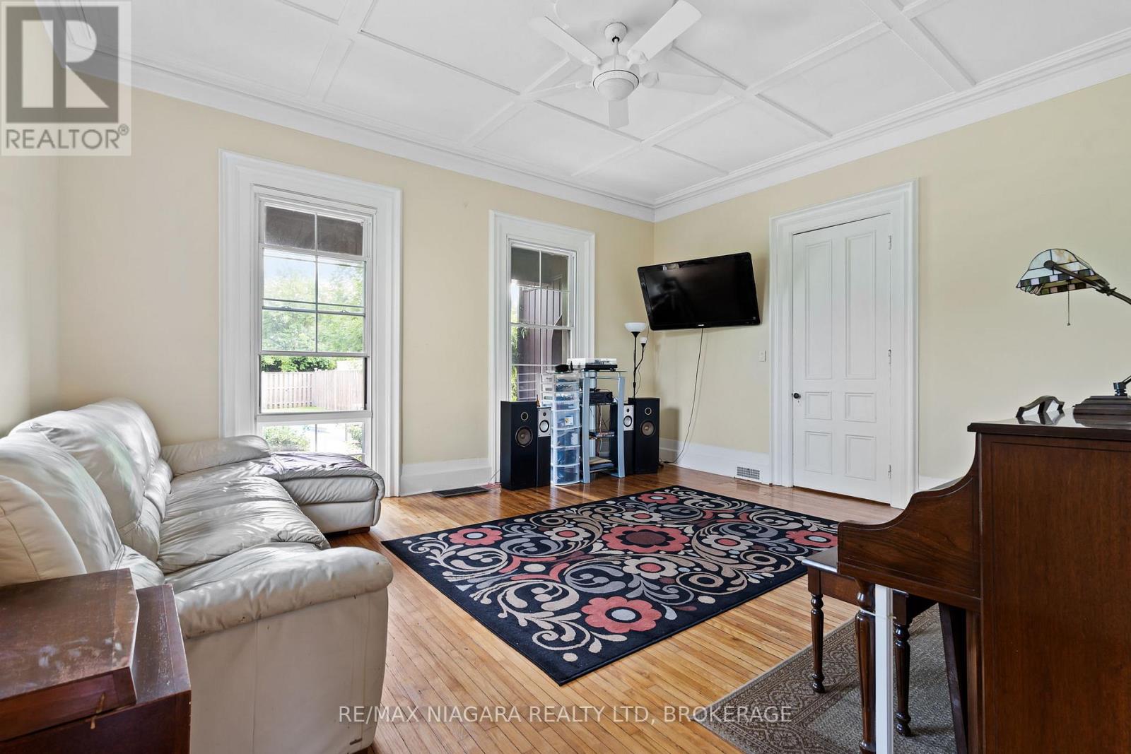 5368 Menzie Street, Niagara Falls (Downtown), Ontario  L2E 2V8 - Photo 40 - X12579776