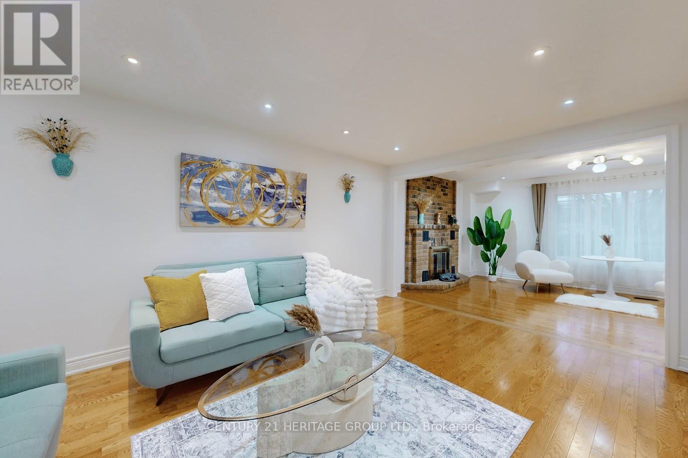 178 Waratah Avenue, Newmarket, Ontario  L3Y 6R4 - Photo 5 - N12579728