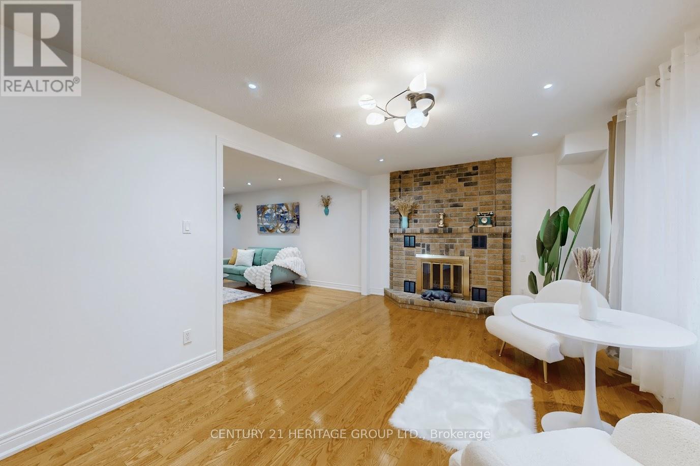 178 Waratah Avenue, Newmarket, Ontario  L3Y 6R4 - Photo 9 - N12579728