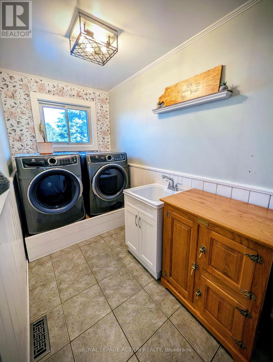 33 Dufferin Street, Brant, Ontario  N0E 1A0 - Photo 19 - X12579584