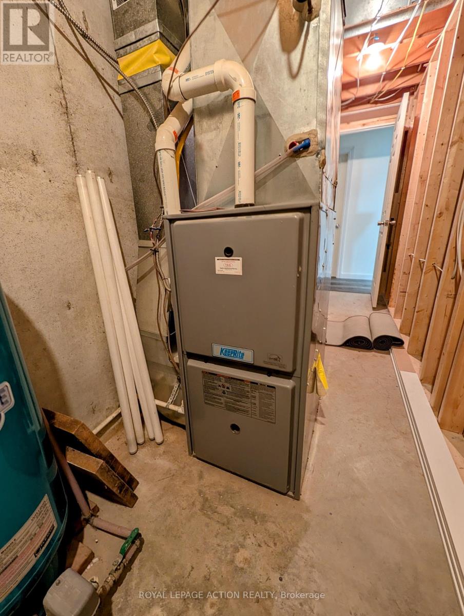 33 Dufferin Street, Brant, Ontario  N0E 1A0 - Photo 30 - X12579584