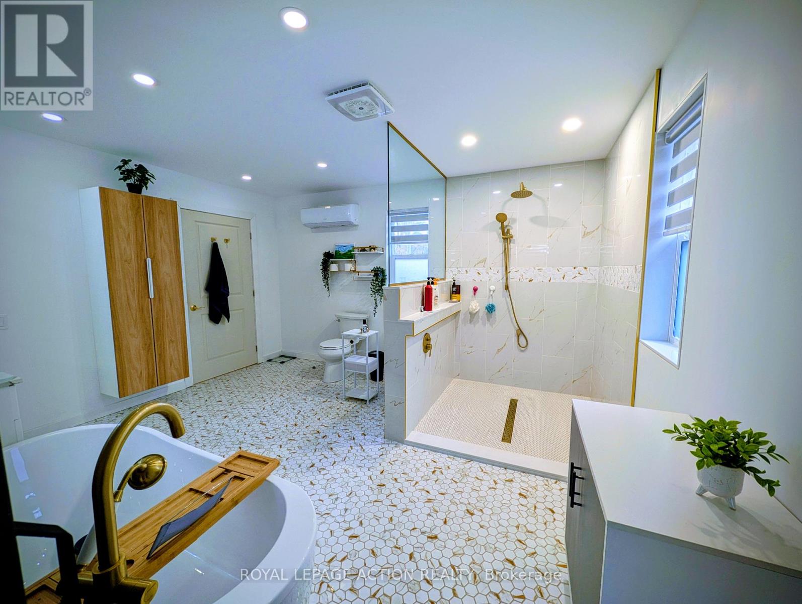 33 Dufferin Street, Brant, Ontario  N0E 1A0 - Photo 6 - X12579584