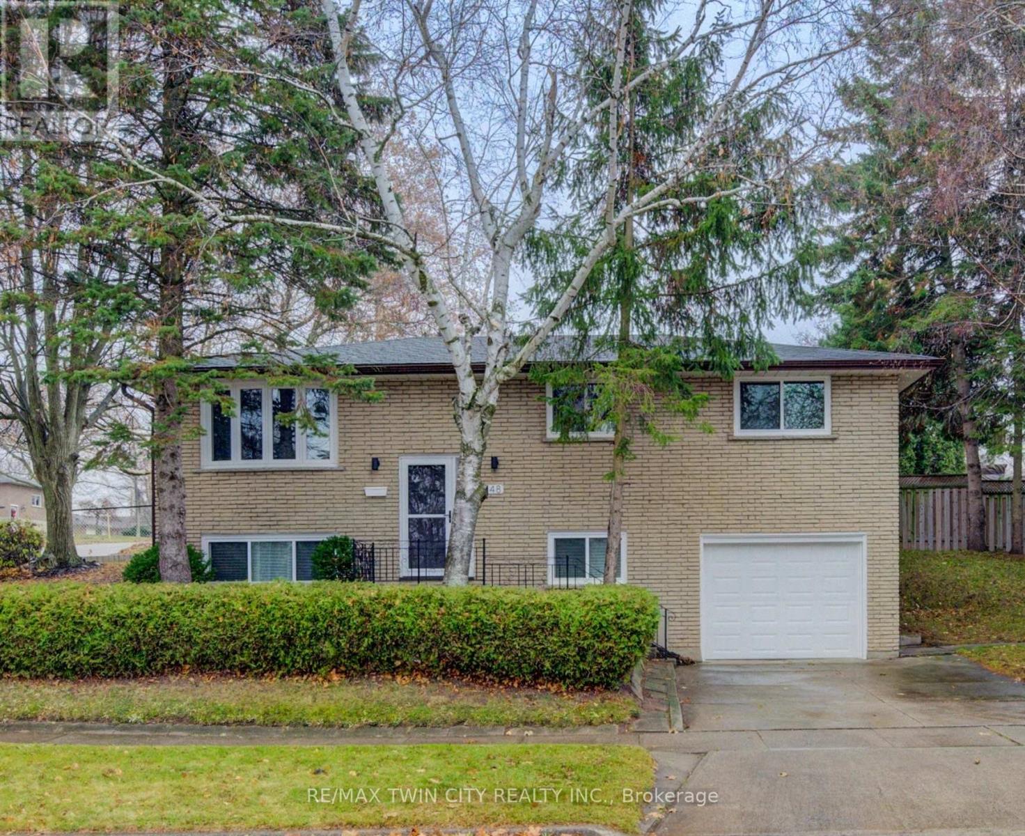 48 MARK CRESCENT, Cambridge, Ontario