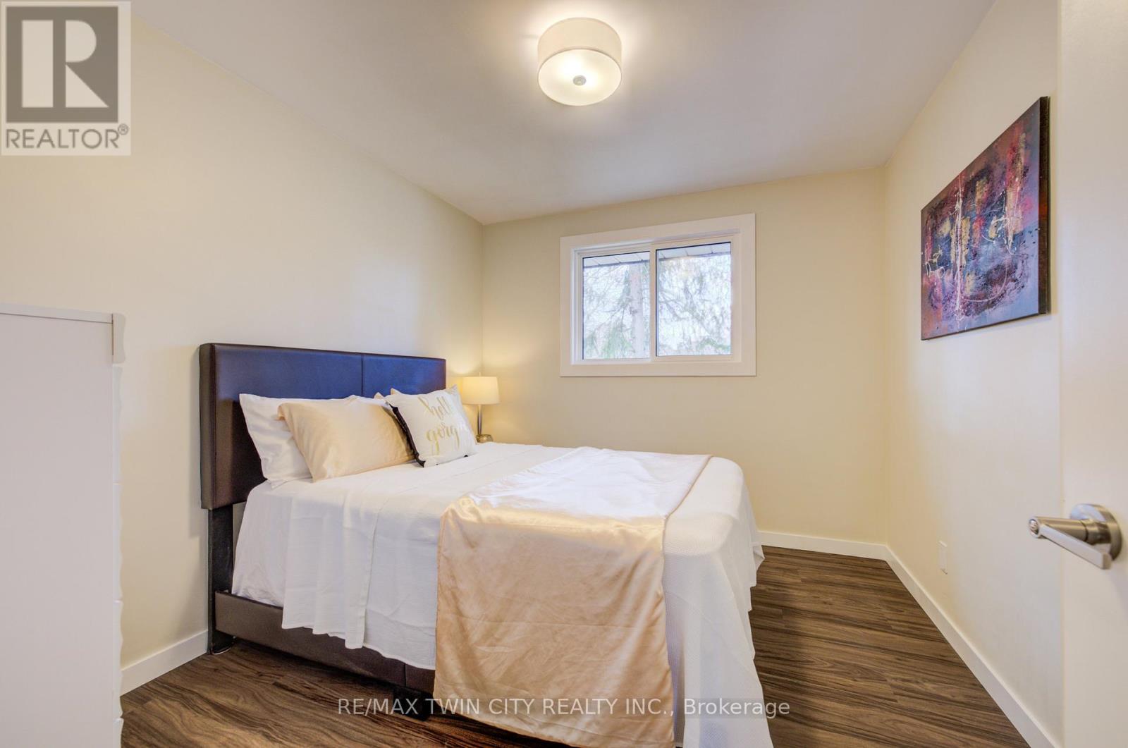 48 Mark Crescent, Cambridge, Ontario  N1S 4A3 - Photo 16 - X12579684