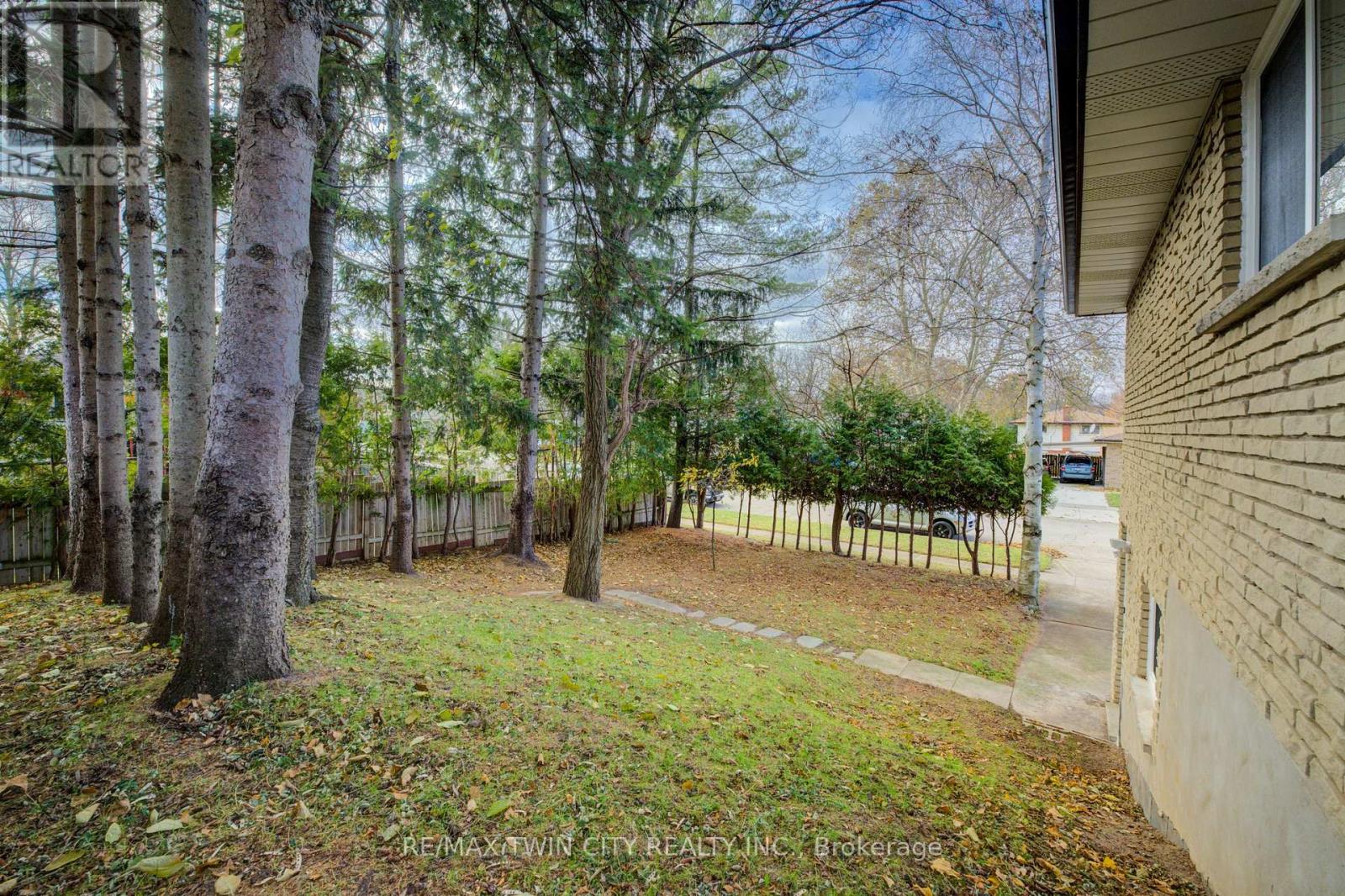 48 Mark Crescent, Cambridge, Ontario  N1S 4A3 - Photo 22 - X12579684