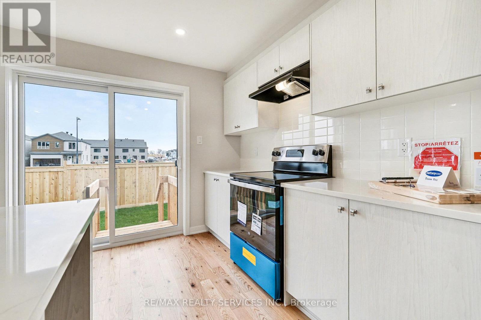 124 Tonic Crescent, Ottawa, Ontario  K2K 1X7 - Photo 14 - X12579702