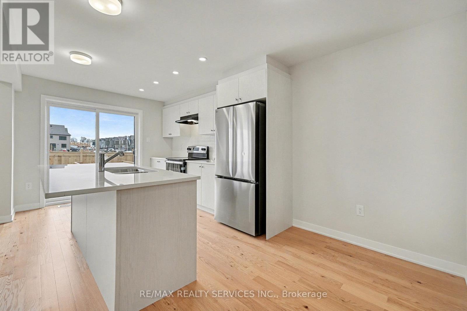 124 Tonic Crescent, Ottawa, Ontario  K2K 1X7 - Photo 15 - X12579702