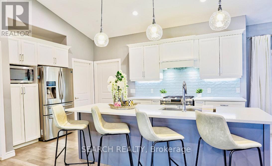 208 Summerset Place, Chatham-Kent, Ontario  N7L 0G4 - Photo 3 - X12579712