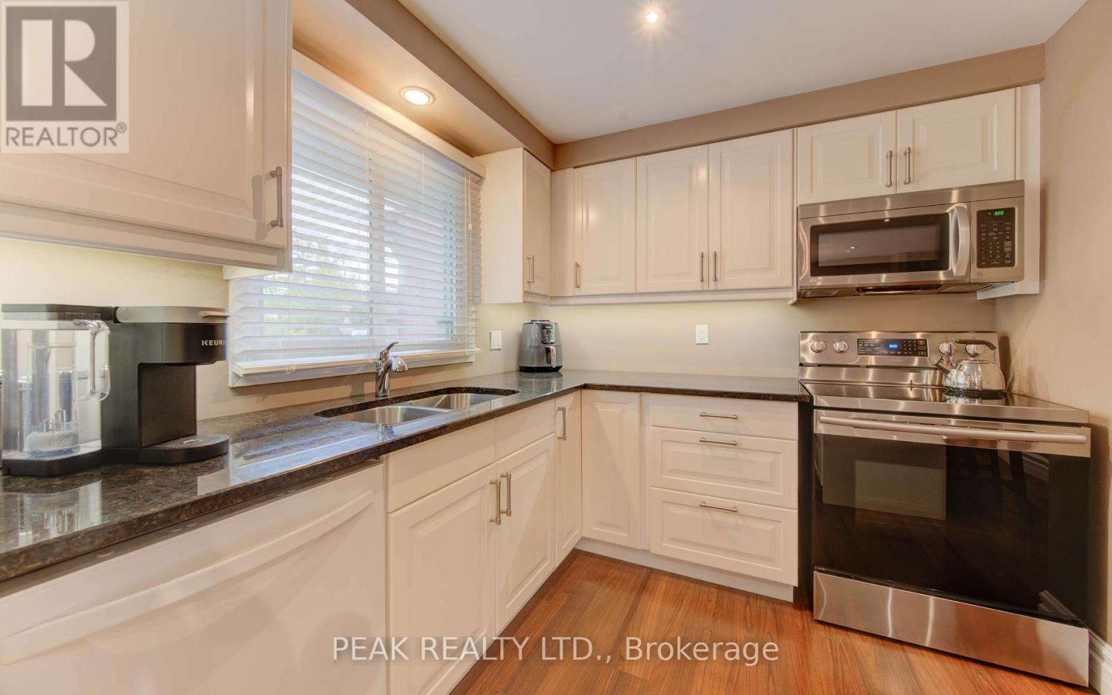 45 Shuh Avenue, Kitchener, Ontario  N2A 2Y1 - Photo 11 - X12579732