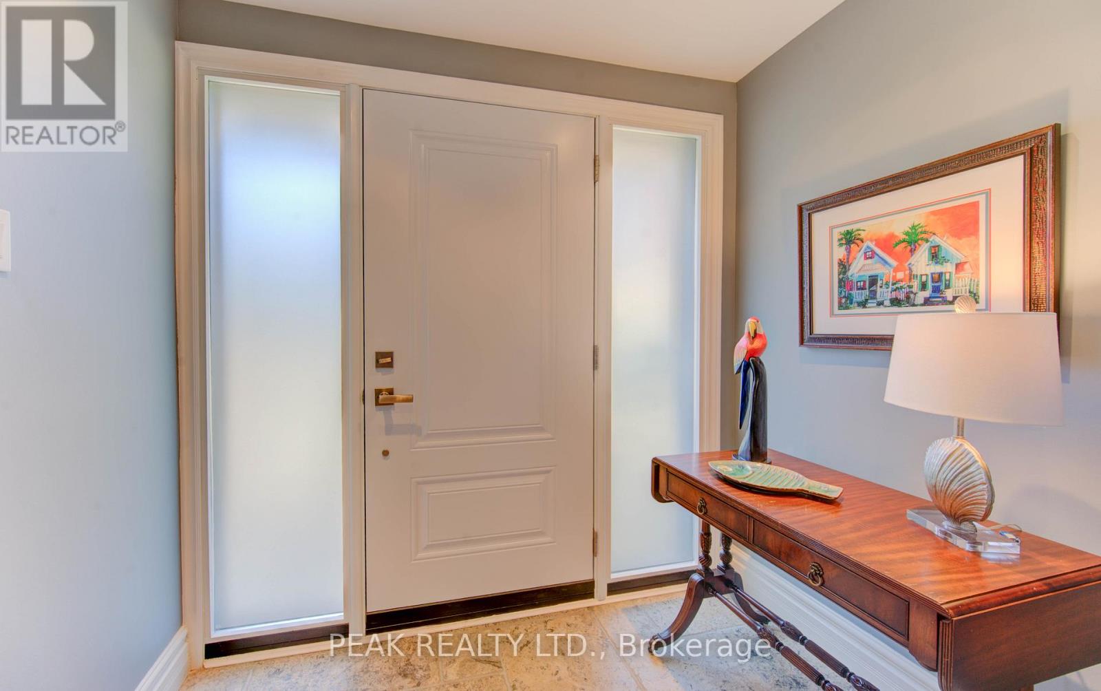 45 Shuh Avenue, Kitchener, Ontario  N2A 2Y1 - Photo 3 - X12579732