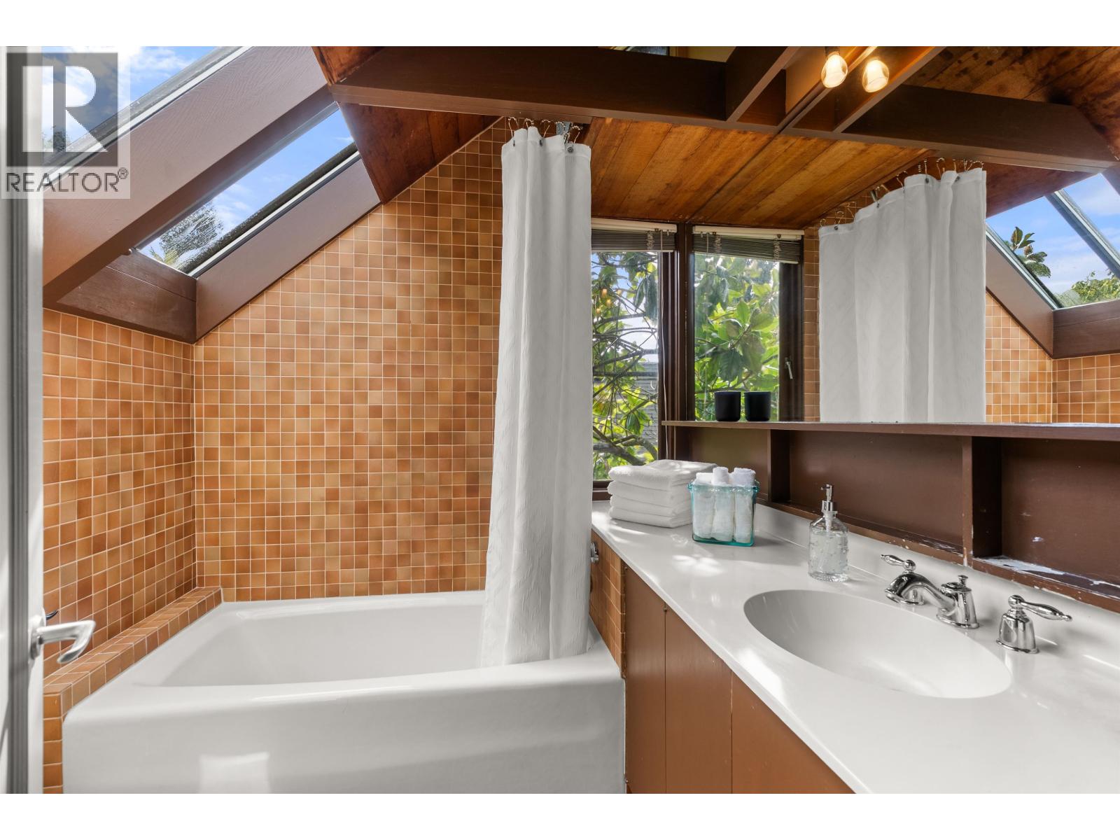 5588 Olympic Street, Vancouver, British Columbia  V6N 1Z5 - Photo 34 - R3070353