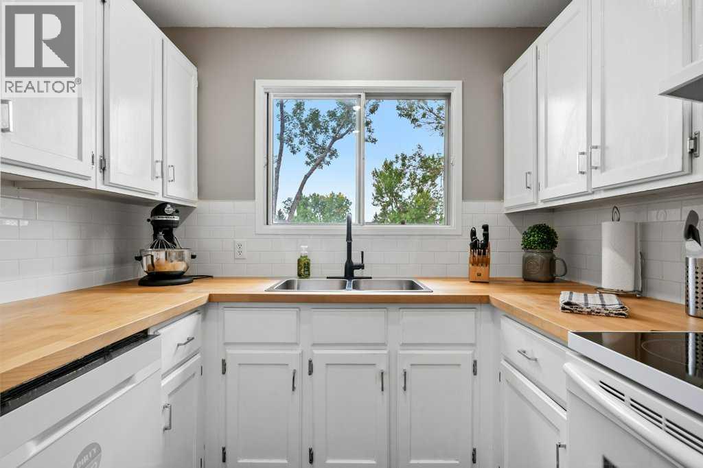 55 Macewan Drive Nw, Calgary, Alberta  T3K 2G2 - Photo 8 - A2250476