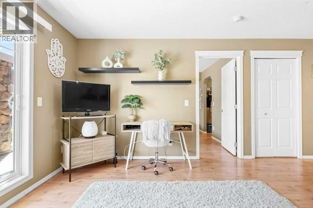 8107, 70 Panamount Drive Nw, Calgary, Alberta  T3K 6L7 - Photo 5 - A2271929