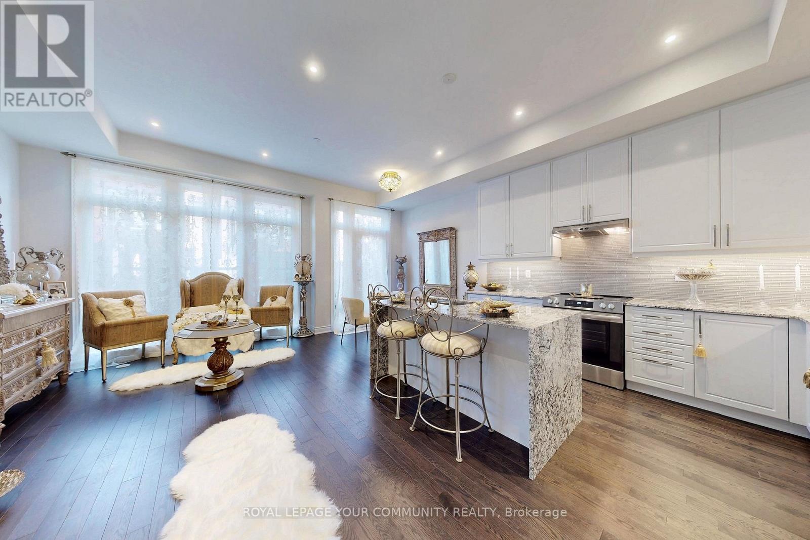 143 Credit Lane, Richmond Hill, Ontario L4E 1G9 - Photo 6 - N12579780