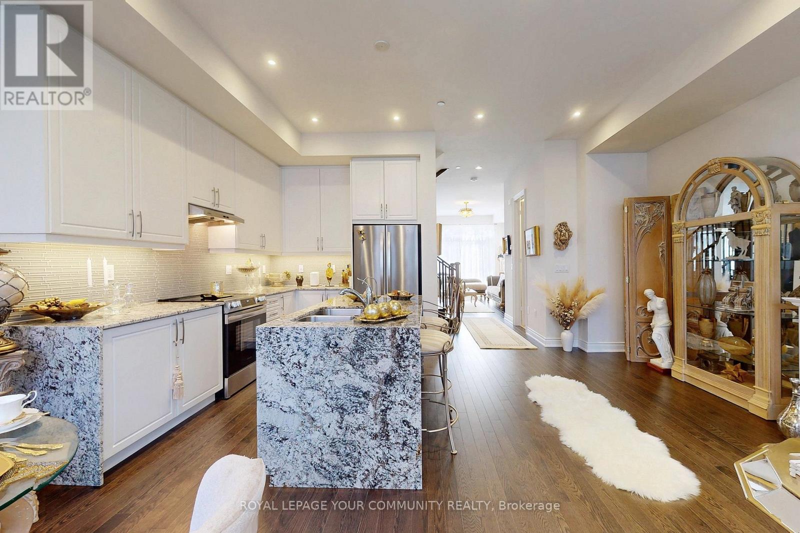 143 Credit Lane, Richmond Hill, Ontario L4E 1G9 - Photo 8 - N12579780