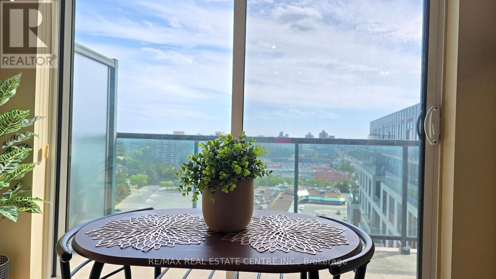 Ph207 - 18 Harding Boulevard, Richmond Hill, Ontario L4C 0T3 - Photo 10 - N12579782