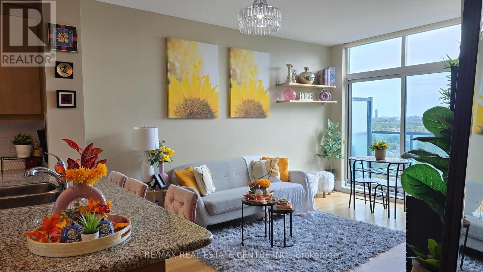 Ph207 - 18 Harding Boulevard, Richmond Hill, Ontario L4C 0T3 - Photo 4 - N12579782